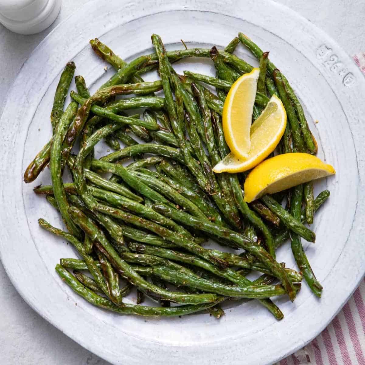 Groene bonen in de airfryer, knapperig en perfect gegaard.