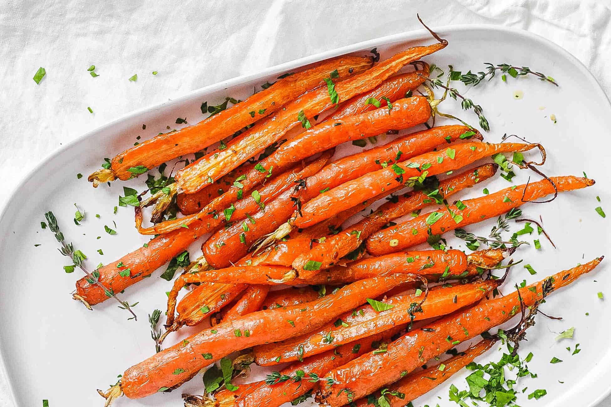 Wortels in de airfryer, knapperig en goudbruin.