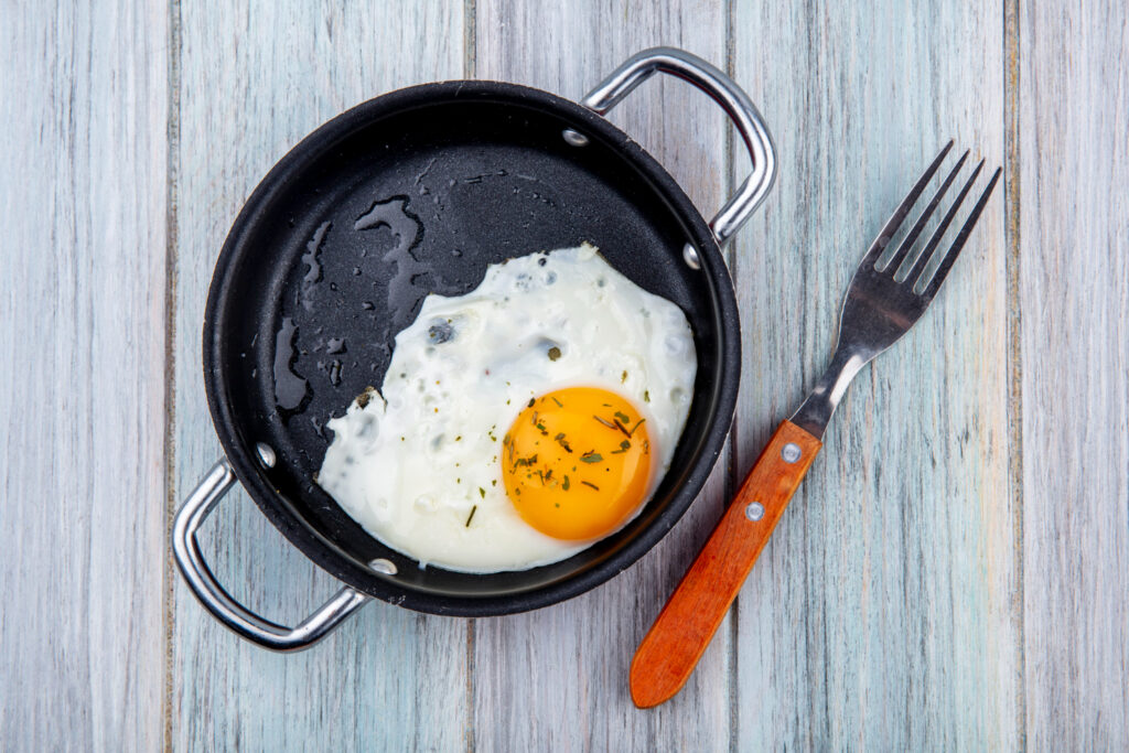 Ei bakken in airfryer (10 min) 5/5 sterren 4 eenvoudige stappen